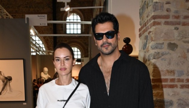 Burak Özçivit ve Fahriye Evcen'den boşanma iddialarına nokta koyan paylaşım